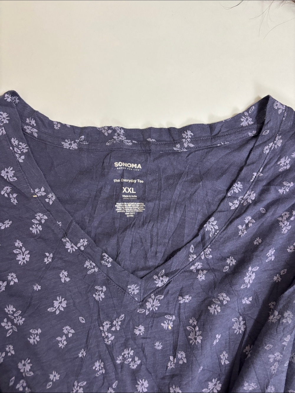 SONOMA Charcoal Gray Long Sleeve V-Neck Top with White Floral Print - Picture 2 of 2